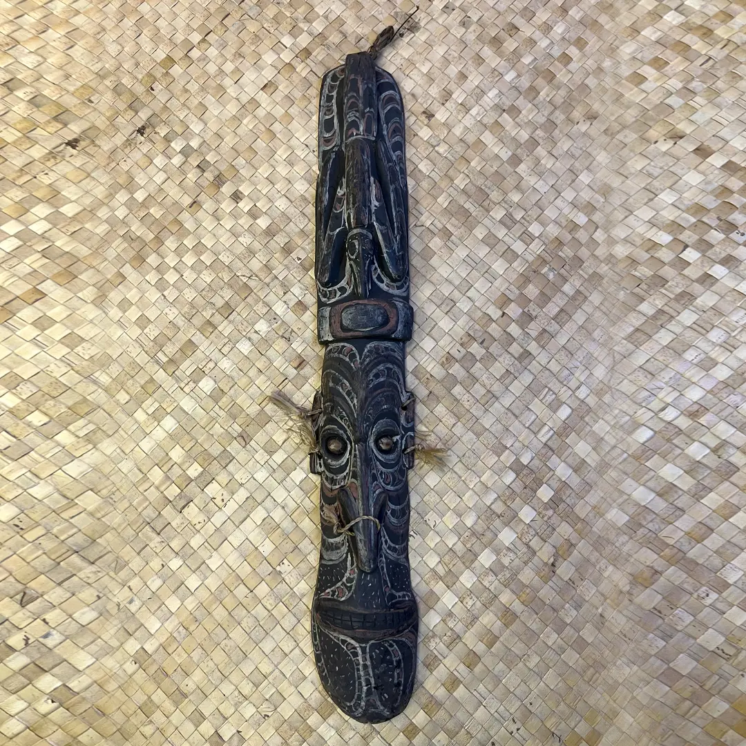 PAPUA NEW GUINEA MEDIUM MASK 16