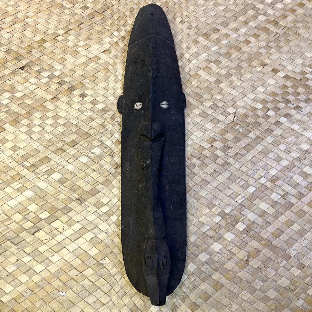 PAPUA NEW GUINEA MEDIUM MASK 18