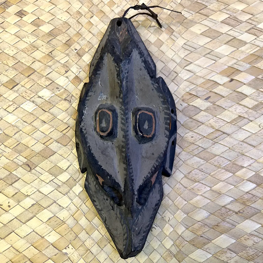 PAPUA NEW GUINEA SMALL MASK 18